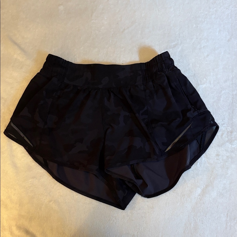 Lululemon Hotty Hot Short - Picture 3 of 3